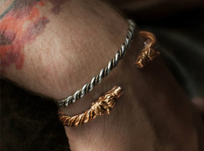 gold_fenrir_bracelet_tyvodar.jpg
