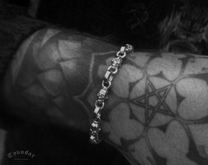 gold_skull_bracelet_v2.jpg