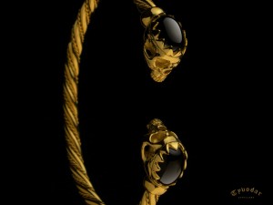 onyx_skull_bracelet_v5.jpg
