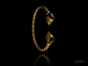 onyx_skull_bracelet_v7.jpg