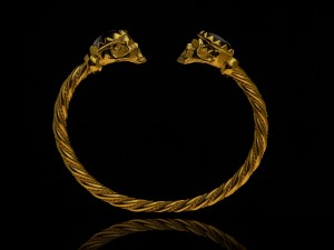 onyx_skull_bracelet_v9.jpg