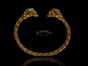labladoryt_skull_bracelet.jpg