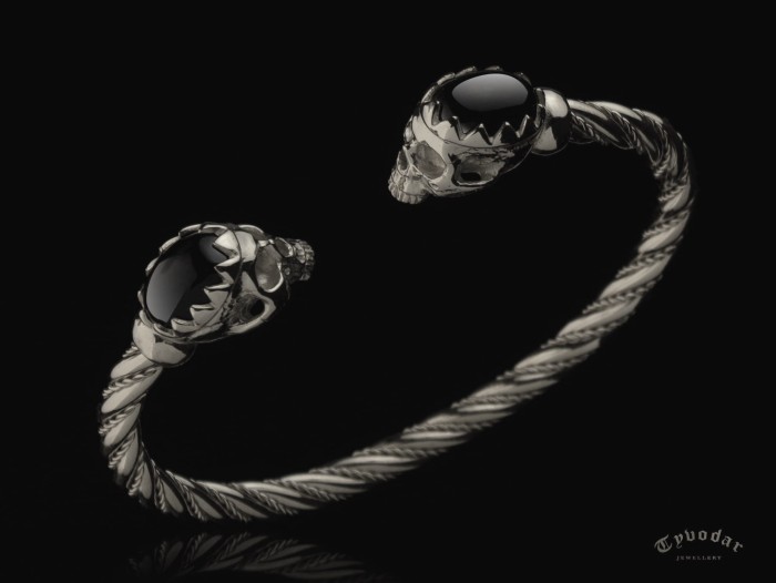 onyx_skull_bracelet_v2.jpg
