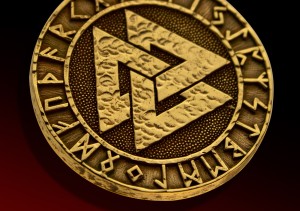 gold_valknut_v4.jpg
