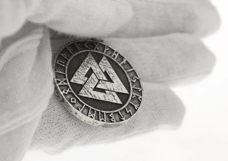 gold_valknut_v3.jpg