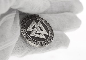 gold_valknut_v3.jpg
