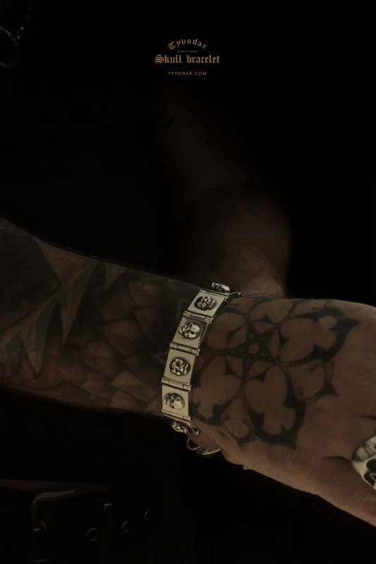 skull_bracelet_v7.jpg