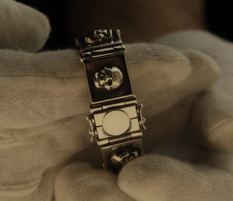 skull_bracelet_v10.jpg