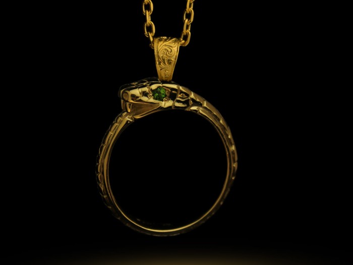 snake_necklace.jpg