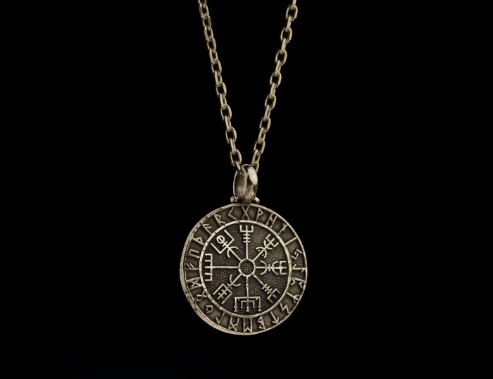 vegvisir_necklace.jpg
