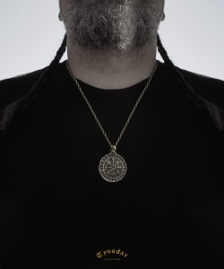 vegvisir_necklace_v999.jpg