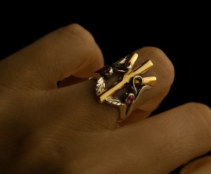 rune_ring_ruby_gold_v1.jpg