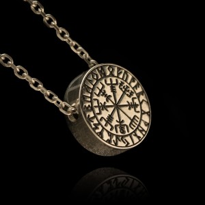 VEGVISIR_necklace_06.jpg