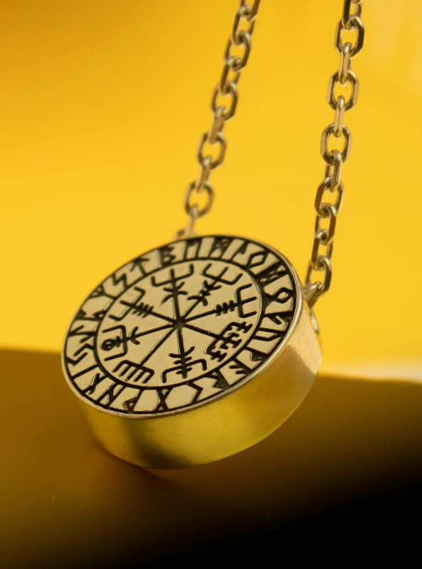 VEGVISIR_necklace.jpg
