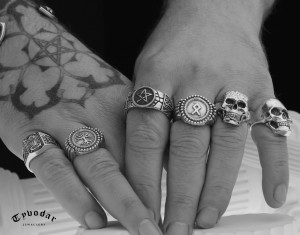 silver_skull_ring_v1.jpg