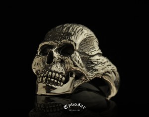 silver_skull_ring_v2.jpg