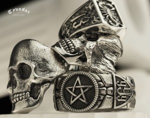 silver_skull_ring_v3.jpg