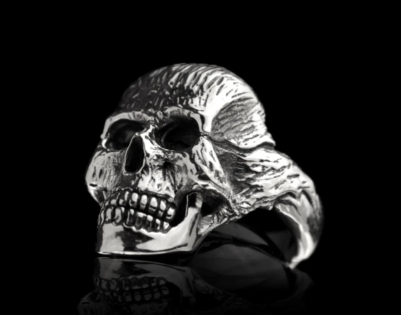 silver_skull_ring.jpg