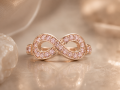INFINITY | PIERŚCIONEK Z SYMBOLEM NIESKOŃCZONOŚCI WYSADZANY RÓŻOWYMI DIAMENTAMI | TYVODAR