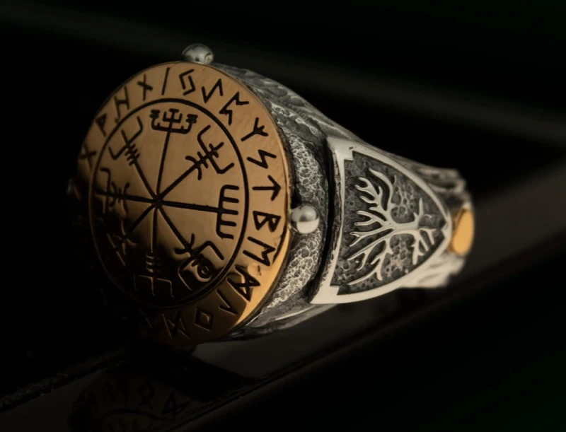 Vegvisir gold ring_666_v1.jpg