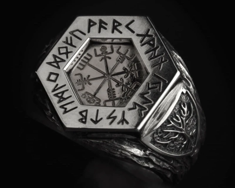 Gold_vegvisir_ring_v3.jpg