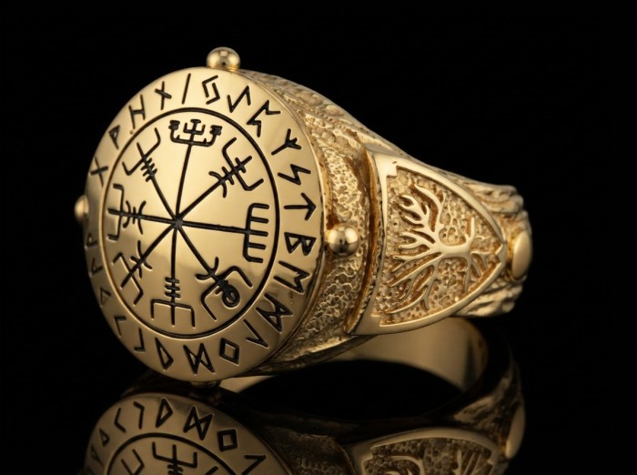 VEGVISIR | Sygnet z kompasem wikingów | Złoto 585 | TYVODAR