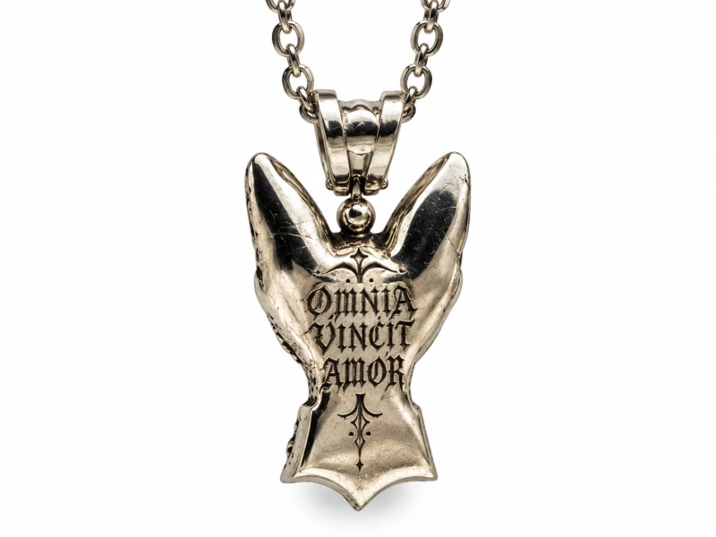 Gotycki medalion „Omnia Vincit Amor”.png