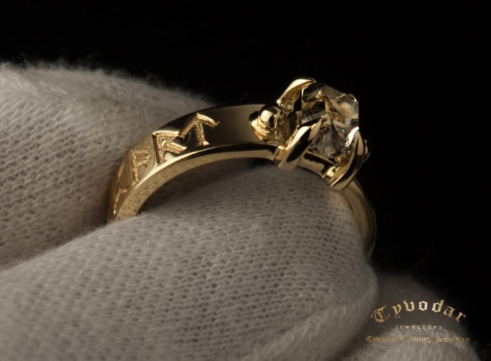 viking_rune_ring5.jpg
