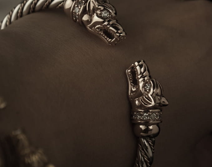 viking_gold_bracelet.jpg
