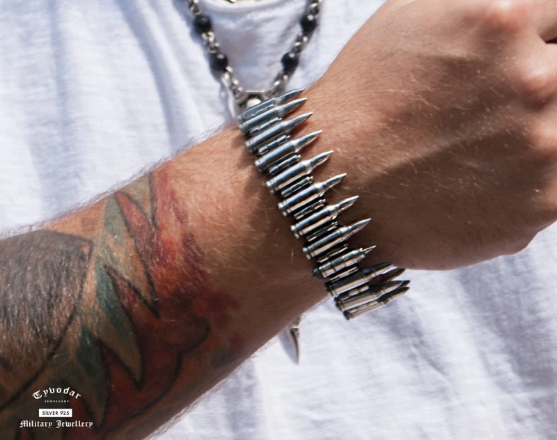 Military_bracelet_01.jpg