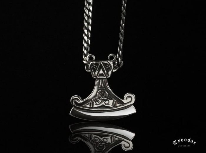 PERUN_PENDANT_NECKLACE_O9.jpg