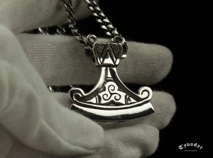 PERUN_PENDANT_NECKLACE_O4.jpg