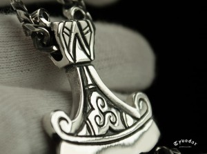 PERUN_PENDANT_NECKLACE_O5.jpg