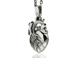 anatomical_heart_necklace.jpg