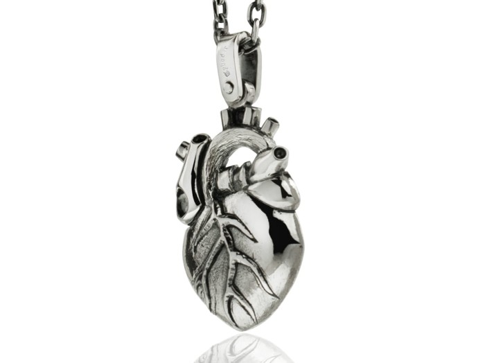 anatomical_heart_necklace.jpg