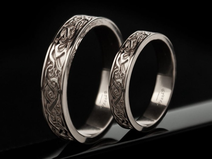 viking_withe_gold_ring_04.jpg