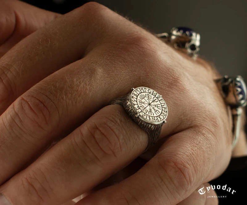 viking_rune_ring_01.jpg
