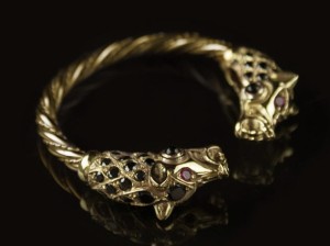 gold_fenrir_bracelet.jpg