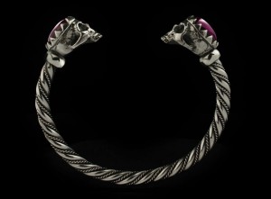 cuff_skull_bracelet_v2.jpg