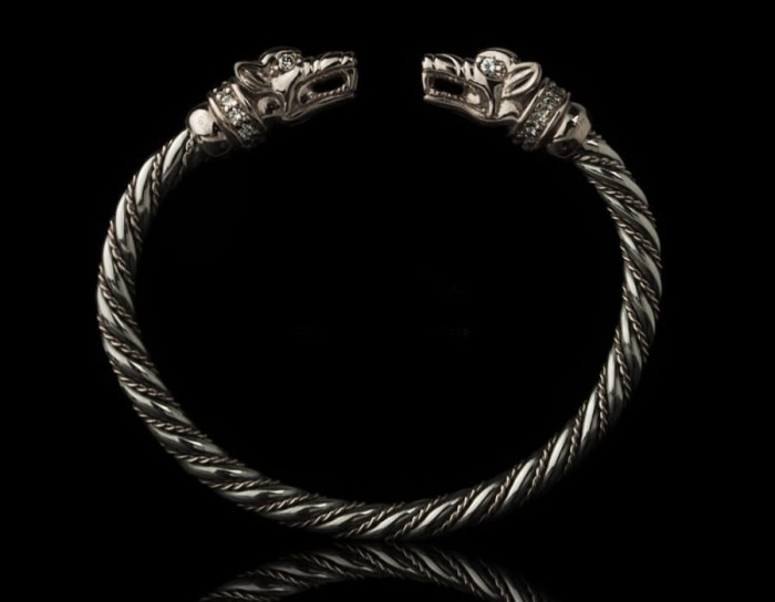 zlota_bransoleta_z_diamentami.jpg