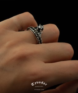 black_diamond_engagement_ring_v4.jpg