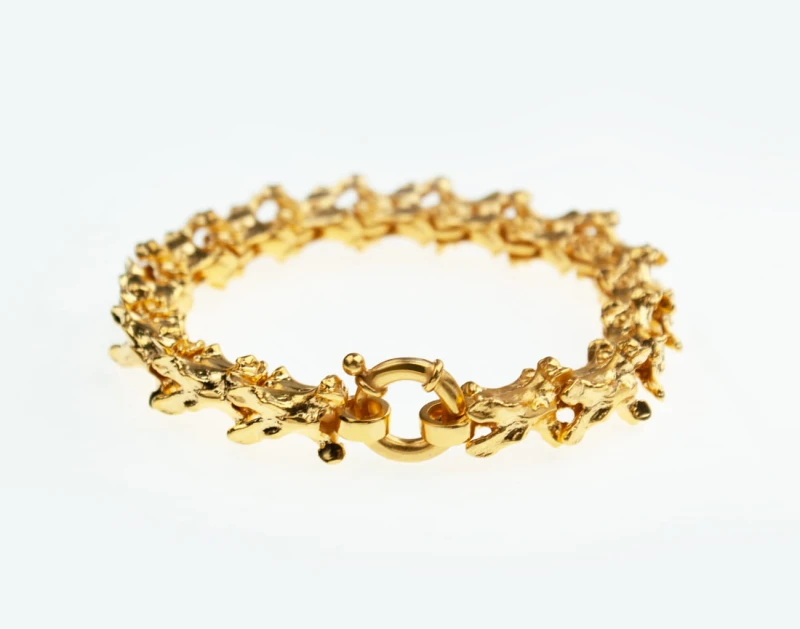 gold_cuff_skull_bracelet_v1.jpg