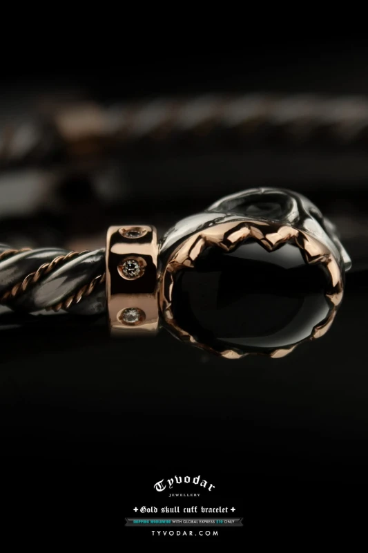 gold_skull_cuff_bracelet_v2.jpg