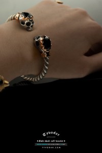 gold_skull_cuff_bracelet_v4.jpg