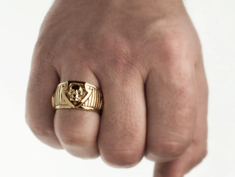 gold_biomechanical_ring_v12.jpg