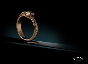 Emerald snake ring | Tyvodar.jpg