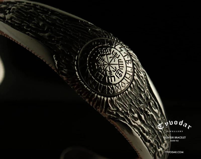 VEGVISIR_bracelet_silver_v5.jpg