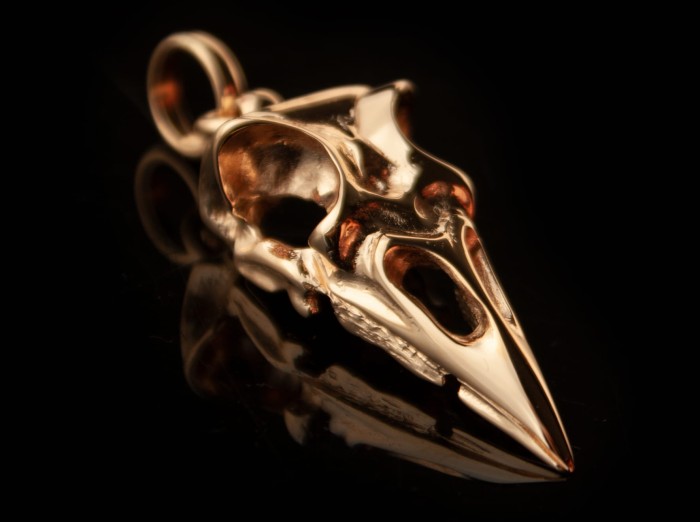 Gold_crow_pendant_v3.jpg