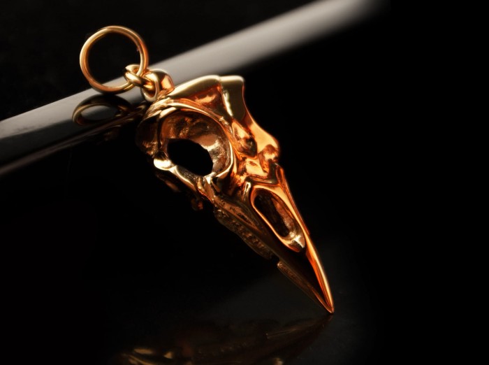 Gold_crow_pendant_v4.jpg