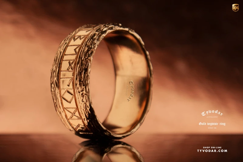 Gold vegvisir ring08.jpg